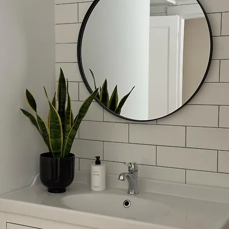 Comfortable And Stylish Apartment In Quiet Area Downtown Reykjavík Buitenkant foto