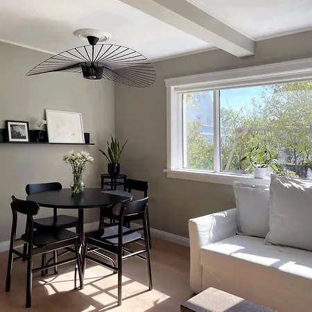 Comfortable And Stylish Apartment In Quiet Area Downtown Reykjavík Buitenkant foto