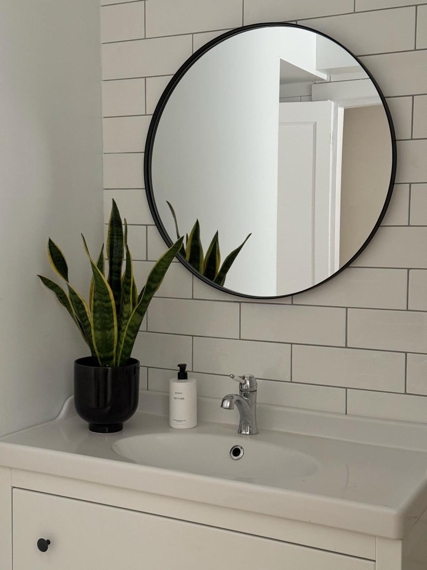 Comfortable And Stylish In Quiet Area Downtown Reikiavik